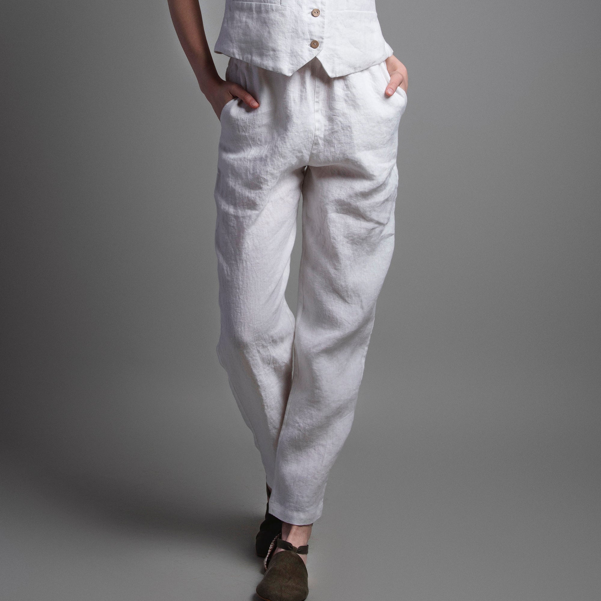 RELAX Tapered Ankle Linen Pants