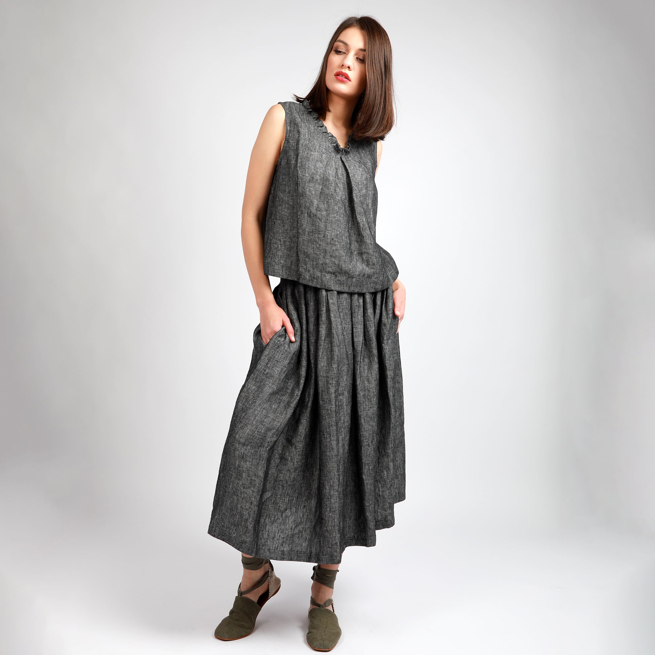CLEO Linen Top with Ruffled V-Neck - Size L - Color BLACK HERRINGBONE