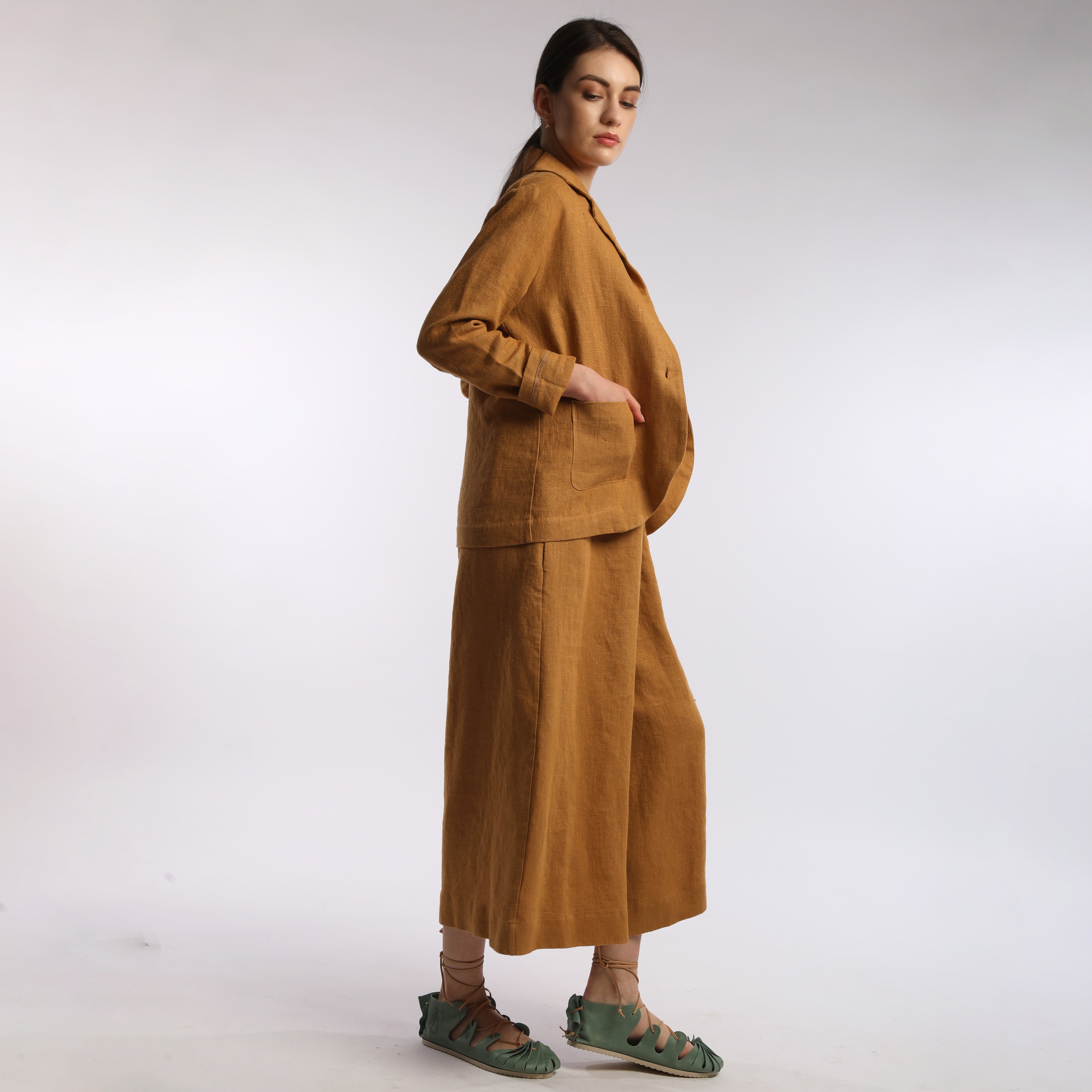 JUNE Unlined Boxy Linen Blazer with Rounded Fronts