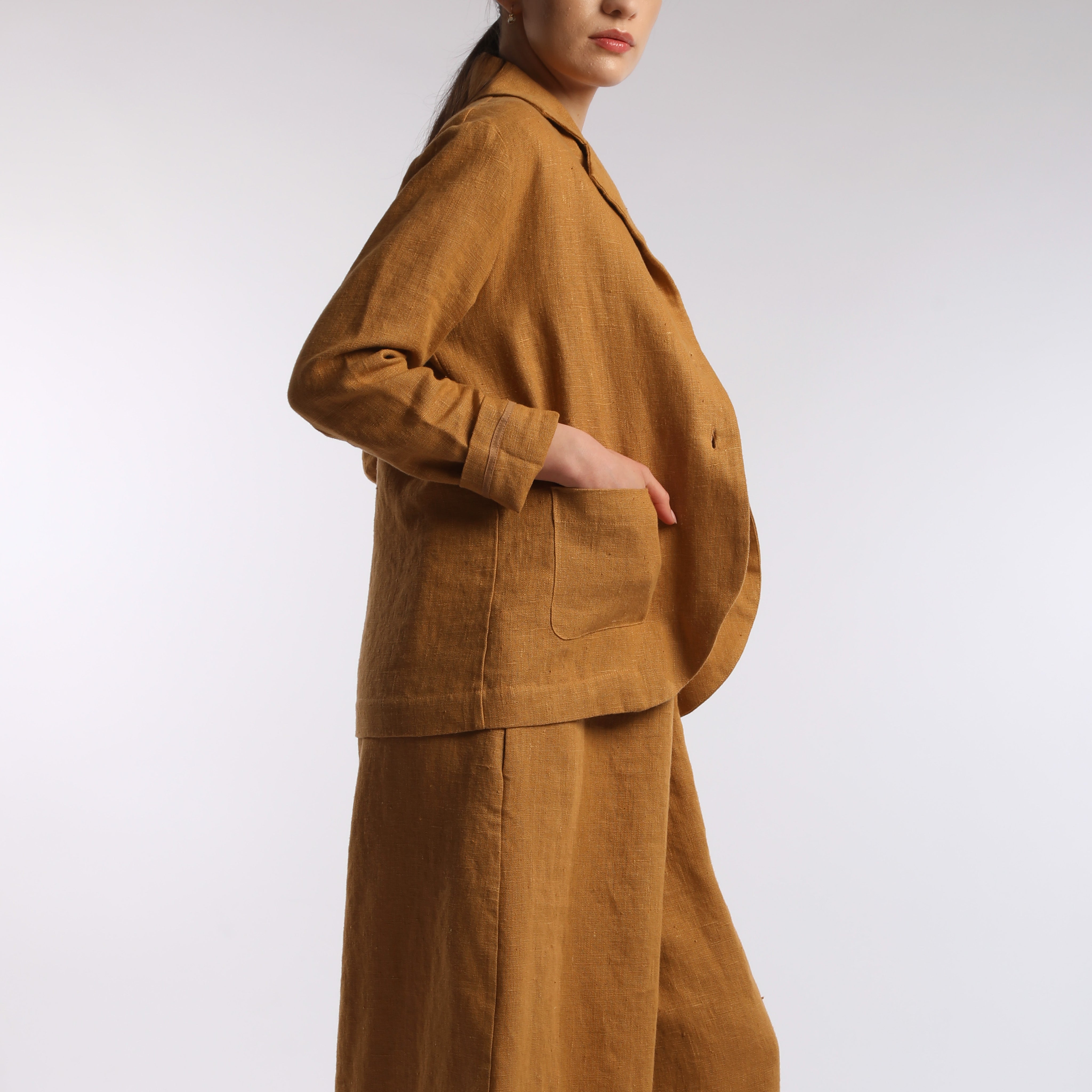 JUNE Unlined Boxy Linen Blazer with Rounded Fronts